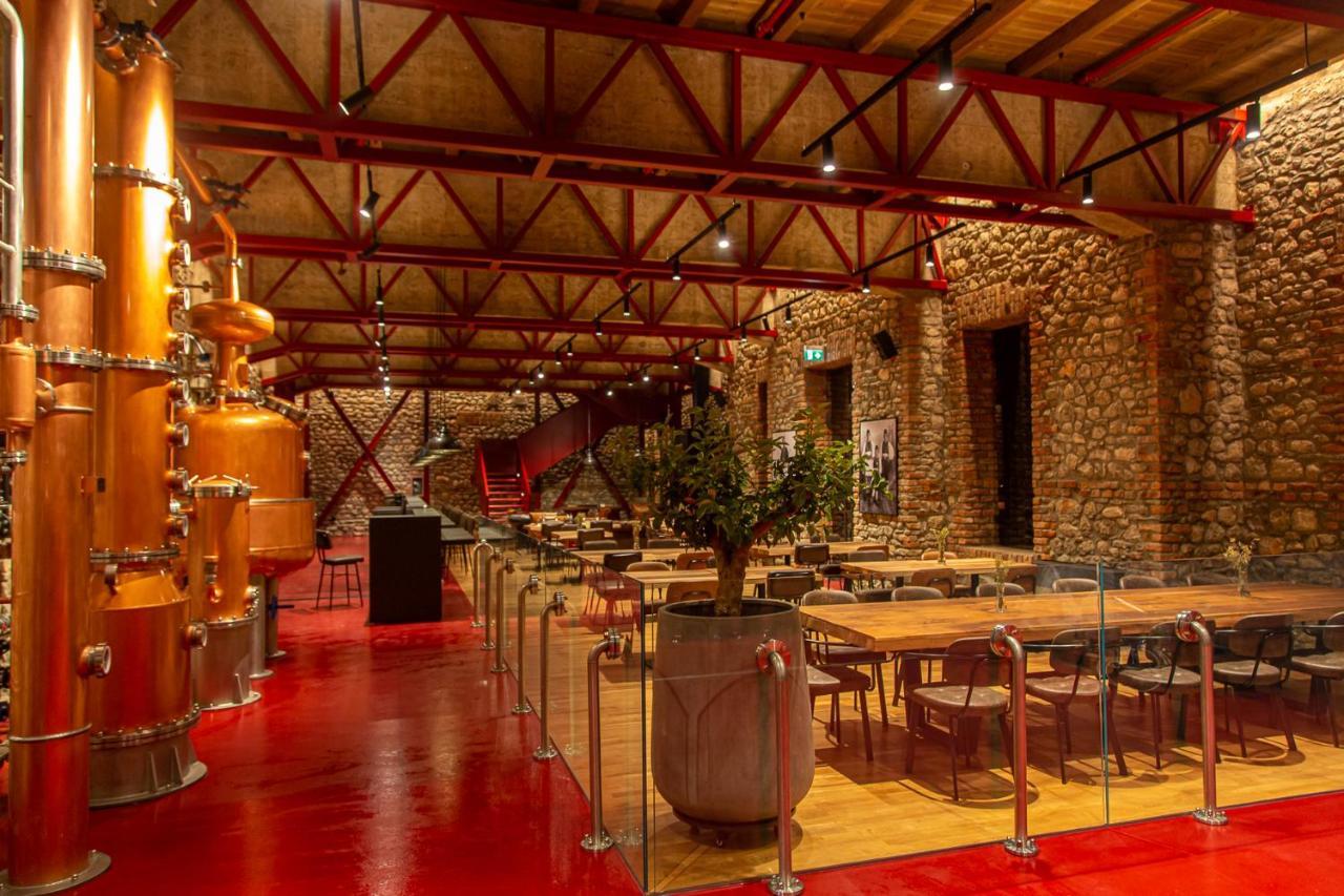 Melesin Distillery Leskovik エクステリア 写真