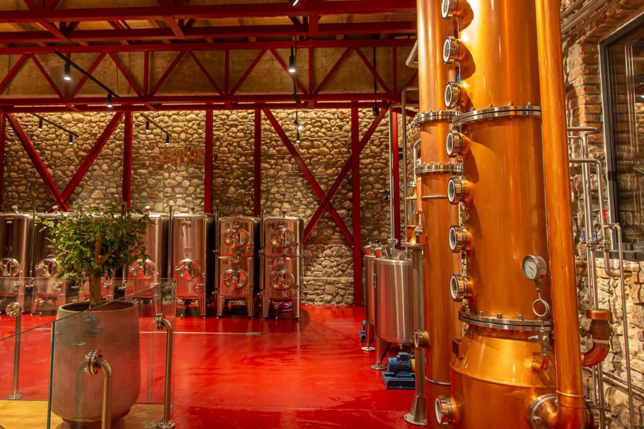 Melesin Distillery Leskovik エクステリア 写真