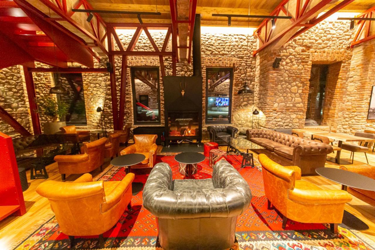 Melesin Distillery Leskovik エクステリア 写真