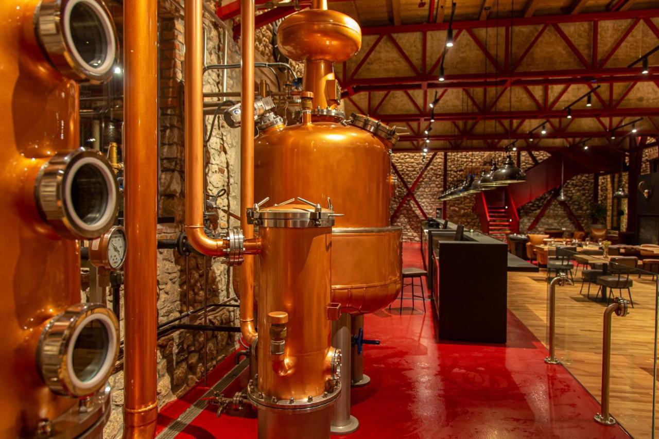 Melesin Distillery Leskovik エクステリア 写真