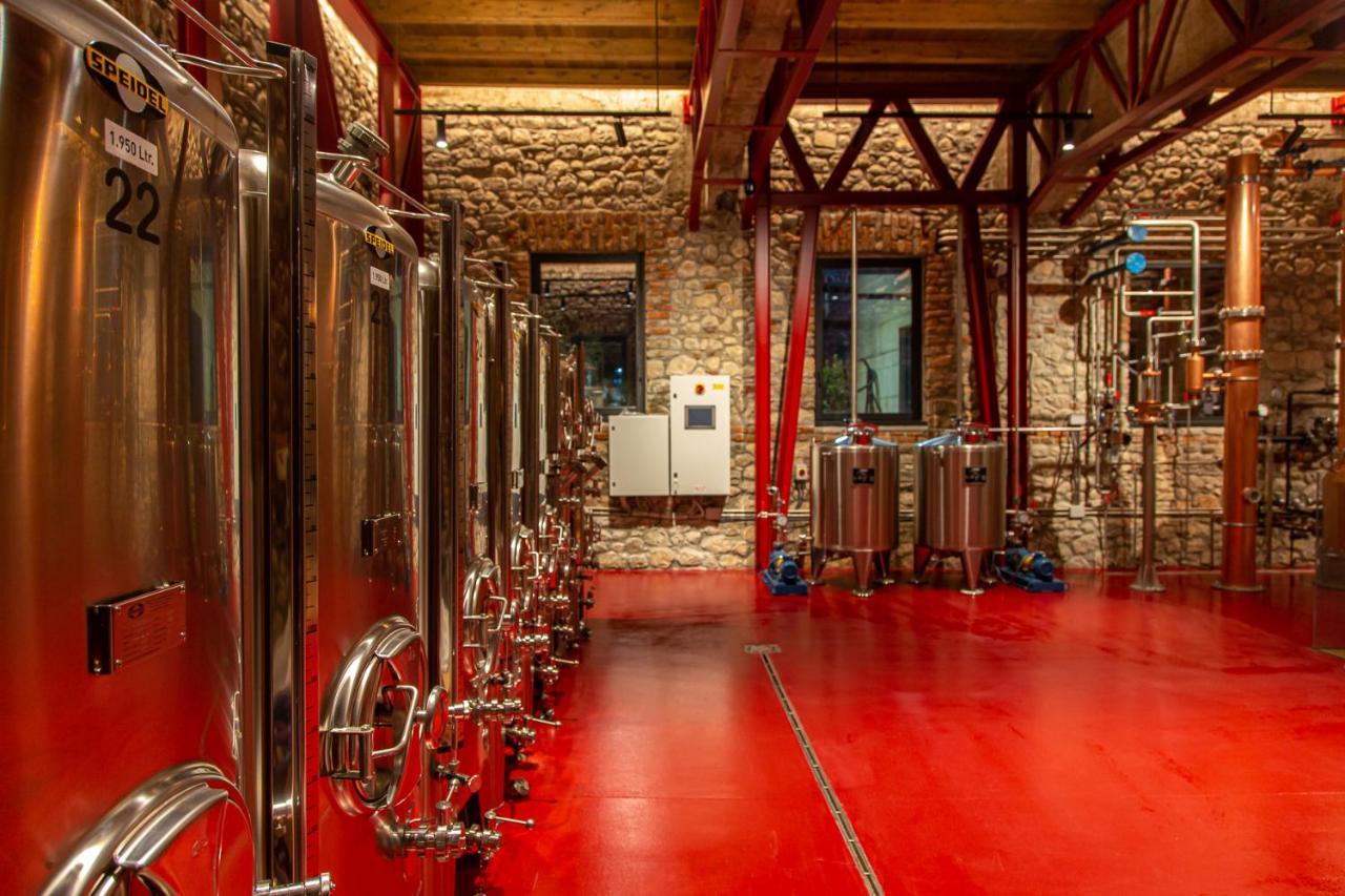 Melesin Distillery Leskovik エクステリア 写真